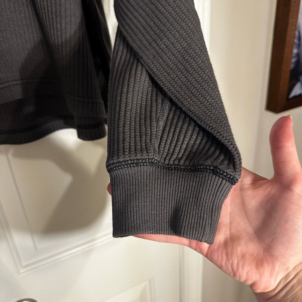 NWOT aerie Charcoal Waffle Henley Top - Picture 3 of 6